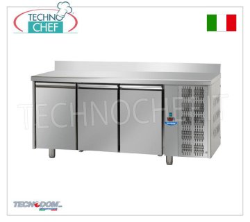 Tecnodom - Tavolo Frigo/Refrigerato Professionale 3 porte con alzatina, Mod.TF03MIDGNAL TAVOLO REFRIGERATO 3 porte con alzatina, Marca TECNODOM, capacità lt.460, temperatura d'esercizio 0°/+10°C, refrigerazione ventilata, Gastro-Norm 1/1, V.230/1,Kw.0,495, Peso 104 Kg, dim.mm.1870x700x950h